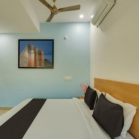 Super Townhouse Qualia Prime Hotel Near Nexus Mall ไฮเดอราบัด ภายนอก รูปภาพ