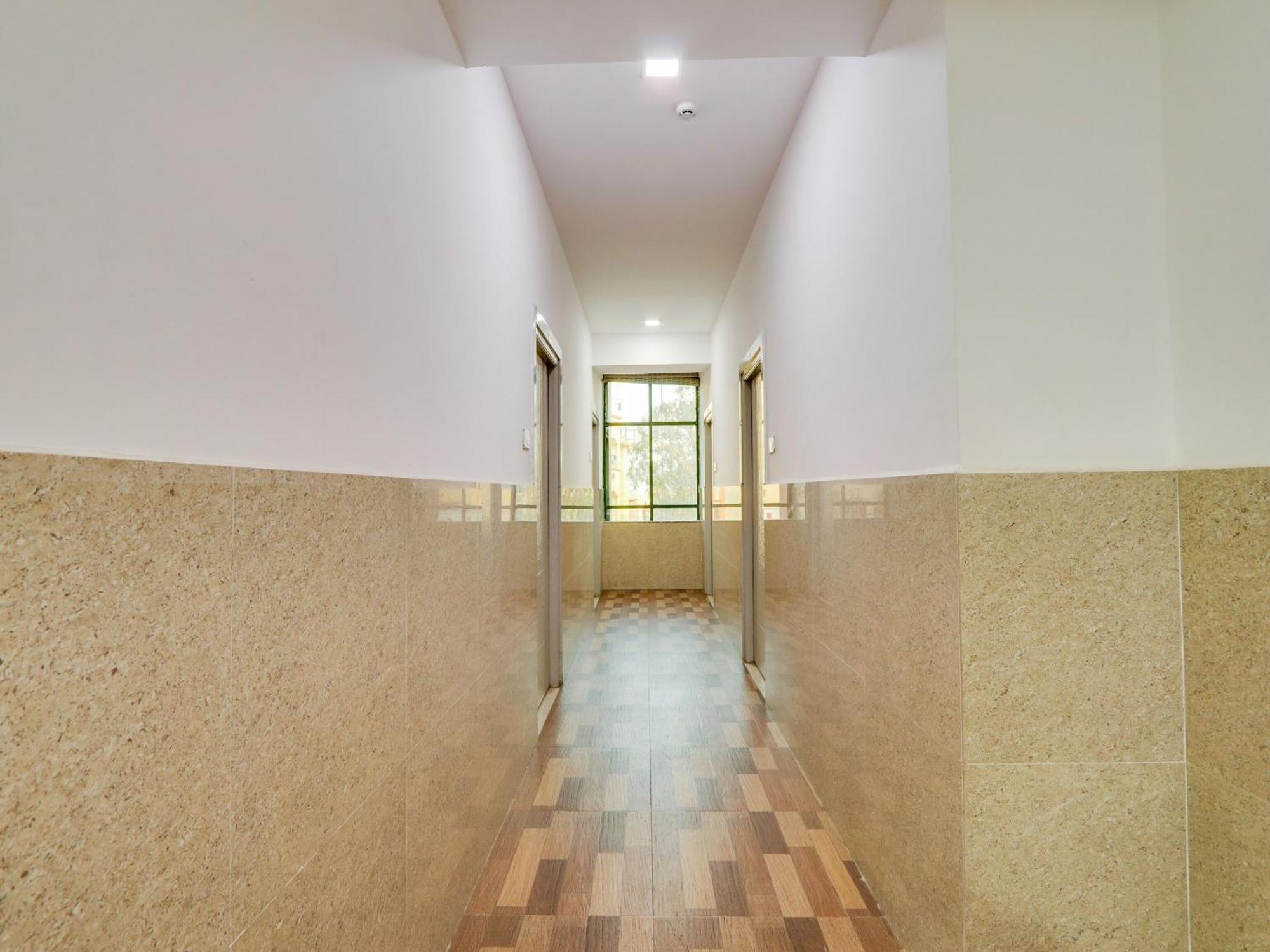 Super Townhouse Qualia Prime Hotel Near Nexus Mall ไฮเดอราบัด ภายนอก รูปภาพ